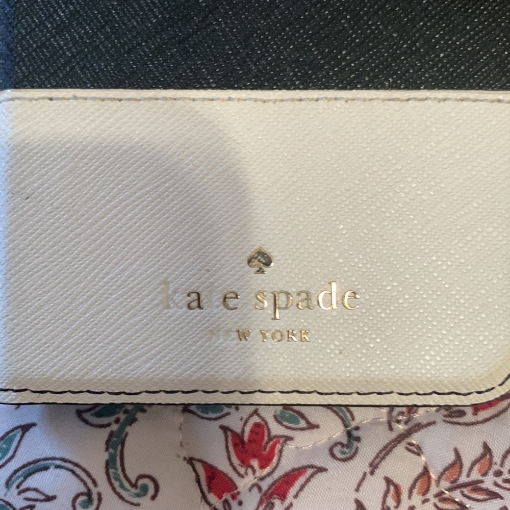 Phone case - Picture 2 of 4